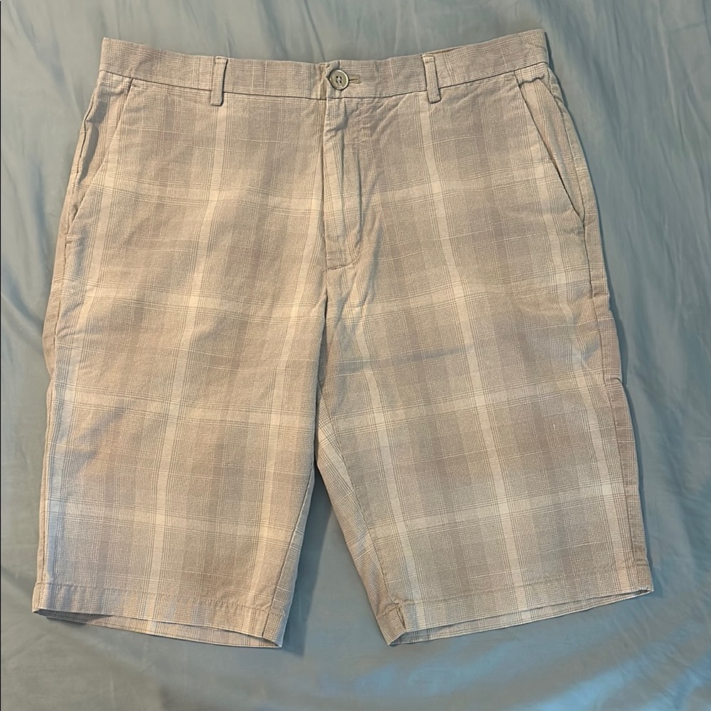 Men’s Calvin Klein Gray Flat Front M 32 Waist Shorts